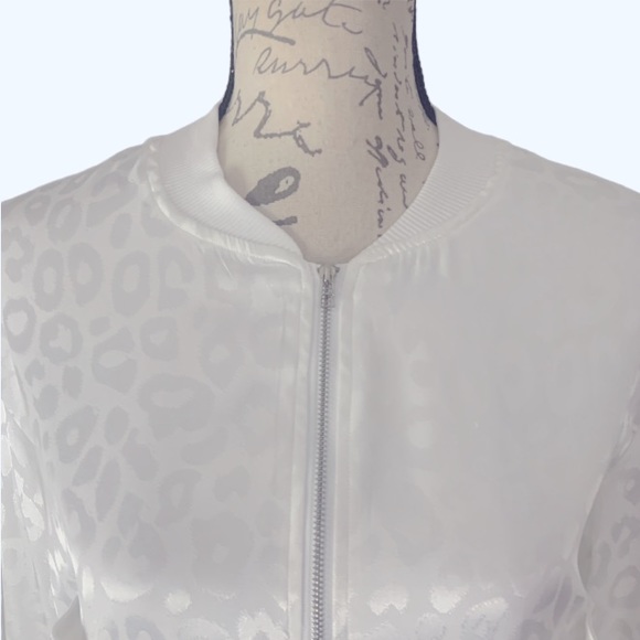 Satin Leopard Print Cropped Full Zip Jacket White XS - Picture 2 of 8